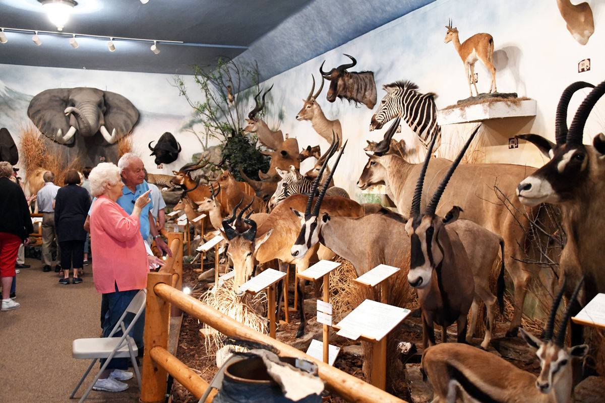 160 Margaret and Wendell Walkup discuss the collection in Neligh, NE.JPG
